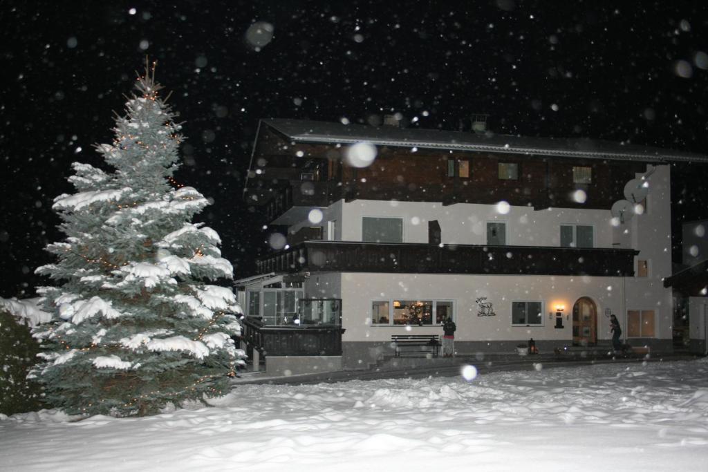 Hotel Haus Hubertus Mieders Exterior foto